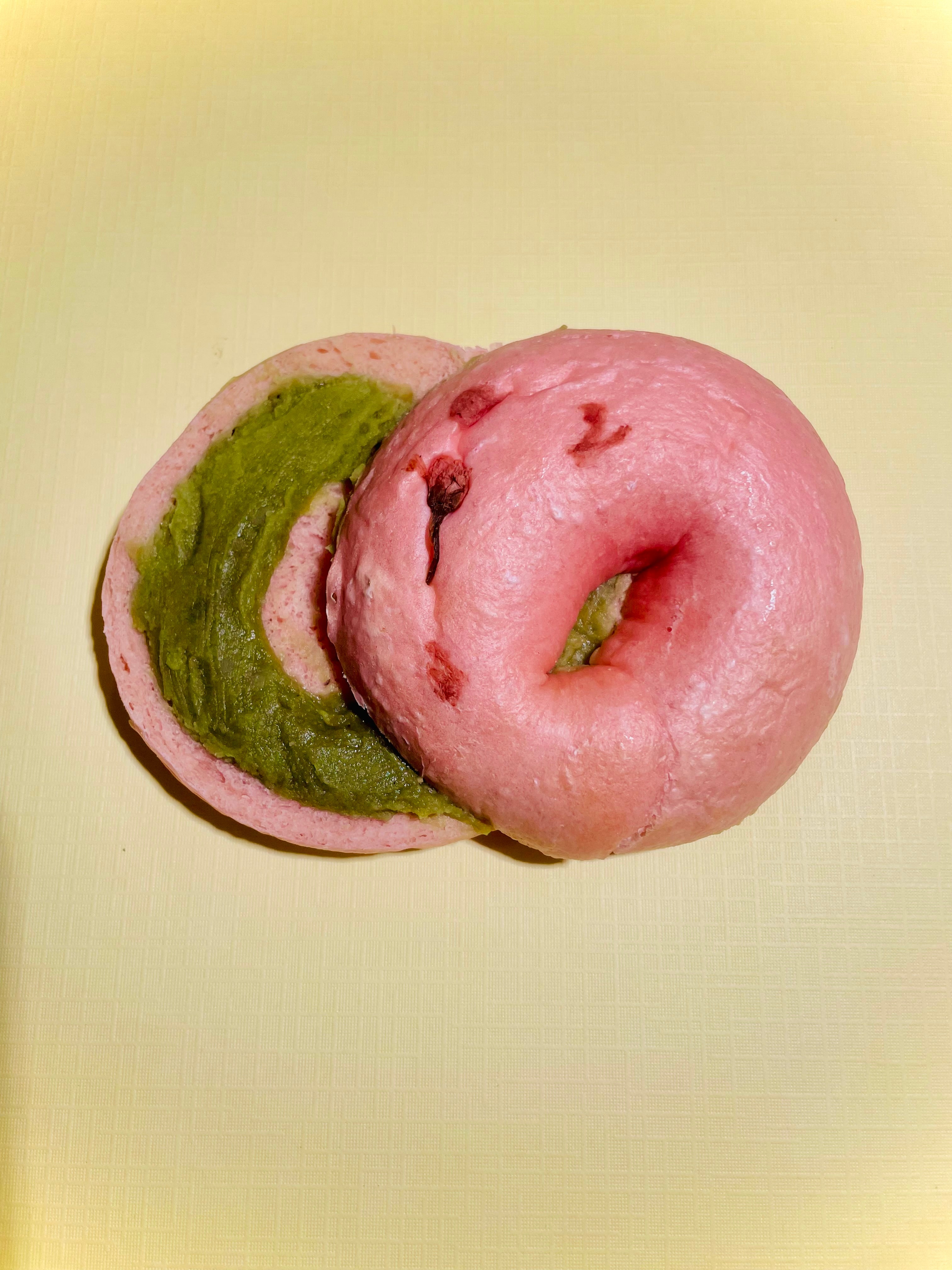 Haru Bagel (Sakura bagel with macha white bean paste)